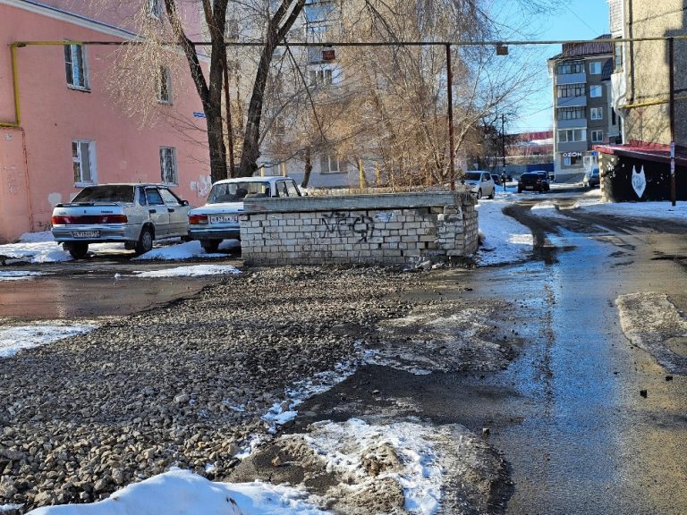 Работы по восстановлению дорожного покрытия начнутся, когда на улице установится теплая и сухая погода