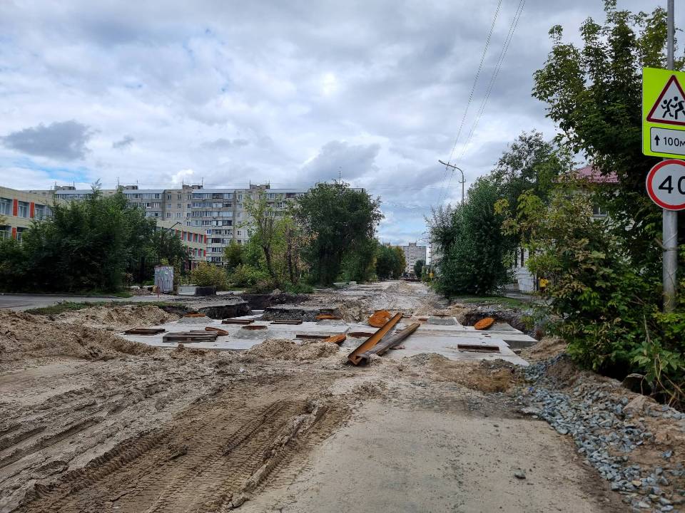 Завершается капитальный ремонт двух километров теплой сети по улице Максима Горького