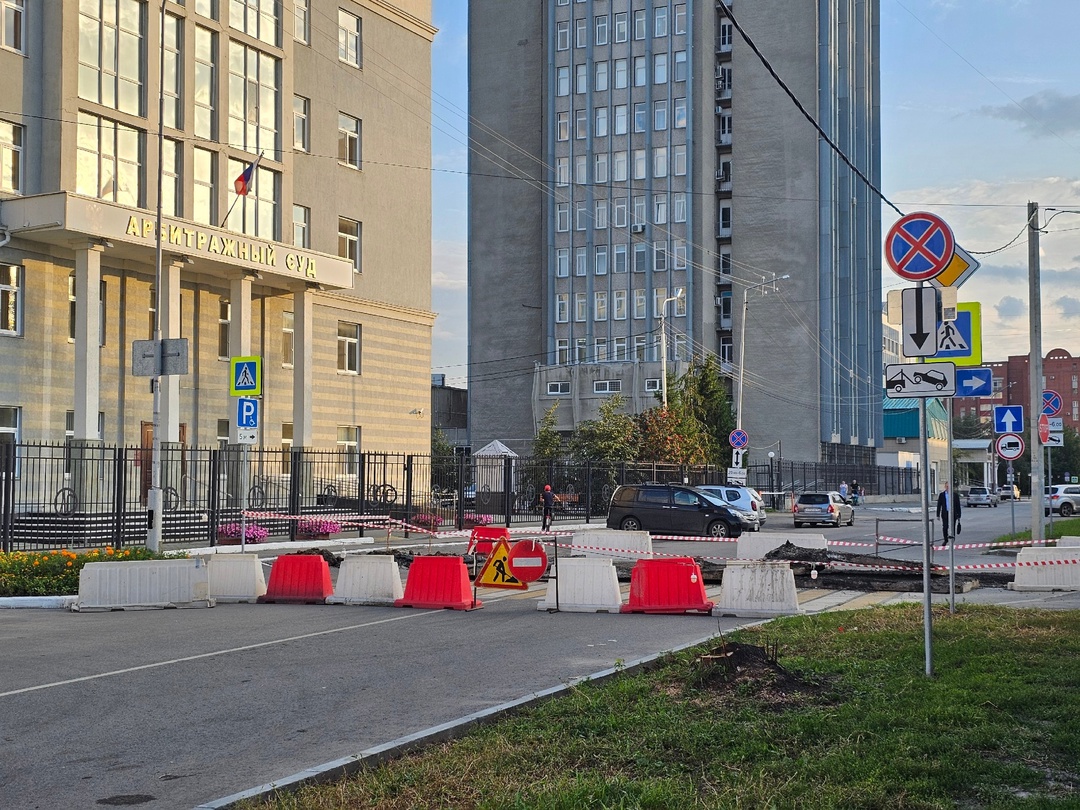Закрыт проезд на перекрестке улиц Климова и Комсомольская