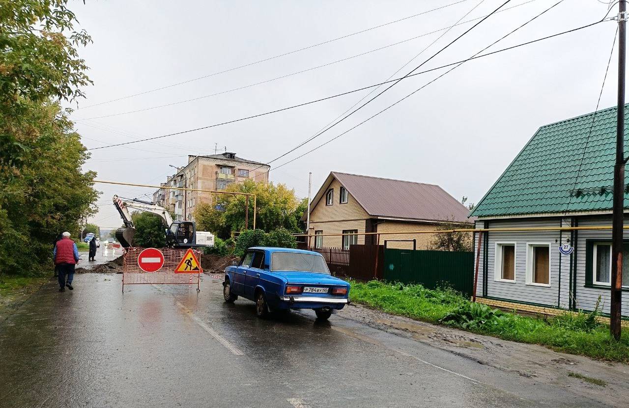 До 15 сентября будет перекрыто движение по улице 4-го Уральского Полка 