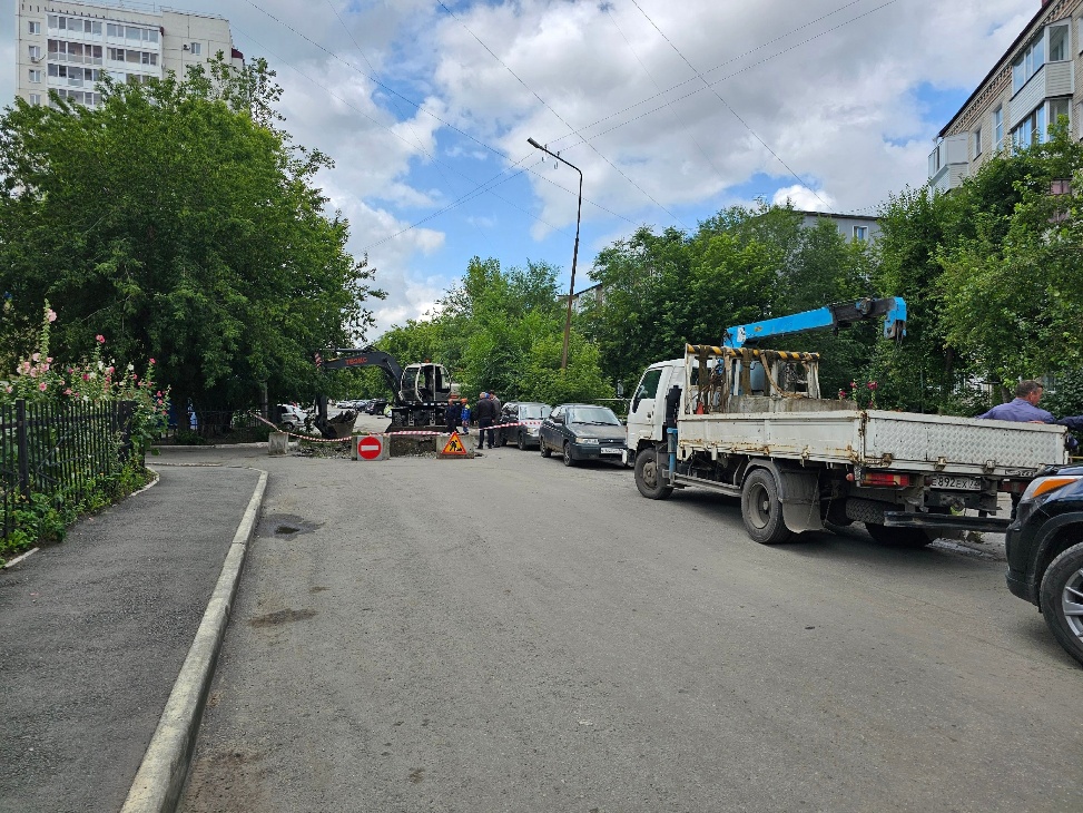 Закрыт проезд по улице Сергея Васильева на отрезке от улицы Тобольная до улицы 9 Января