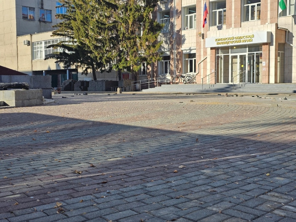После капитального ремонта тепловых сетей ведется благоустройство территорий